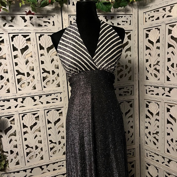 MINDY MALONE VINTAGE GORGEOUS BLACK & SILVER GLITTERY HALTER FORMAL DRESS - Picture 2 of 14